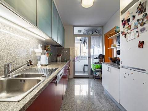 T3 Duplex em Condomínio Fechado