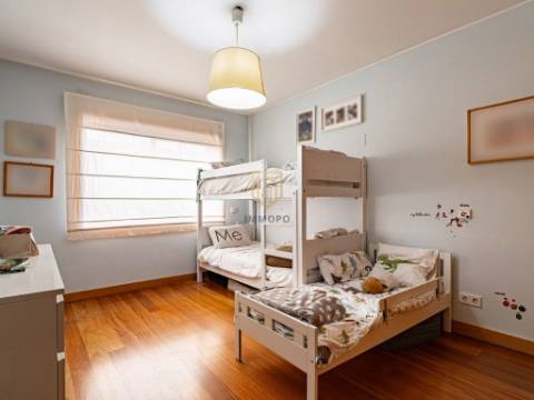 T3 Duplex em Condomínio Fechado