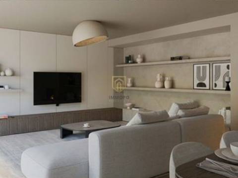 Apartamento T4 DUPLEX Venda em Ramalde,Porto