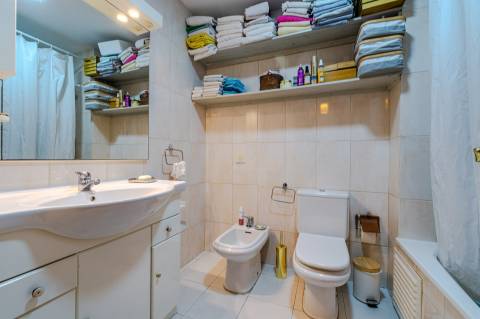 T2 Ermesinde com Garagem e Lareira – Renovado