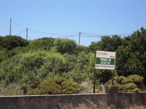 Torne seu sonho realidade com este lote de terreno urbano de 1160m² em Vale da Telha