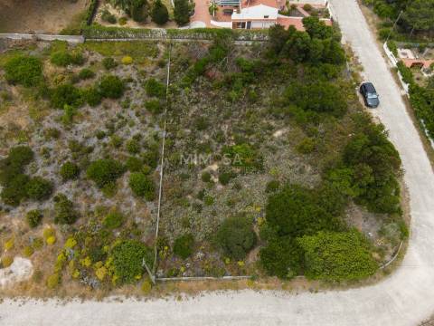 Torne seu sonho realidade com este lote de terreno urbano de 1160m² em Vale da Telha