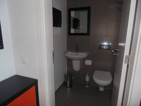 Loja em Localização Central - Junto à Câmara Municipal de Lagos