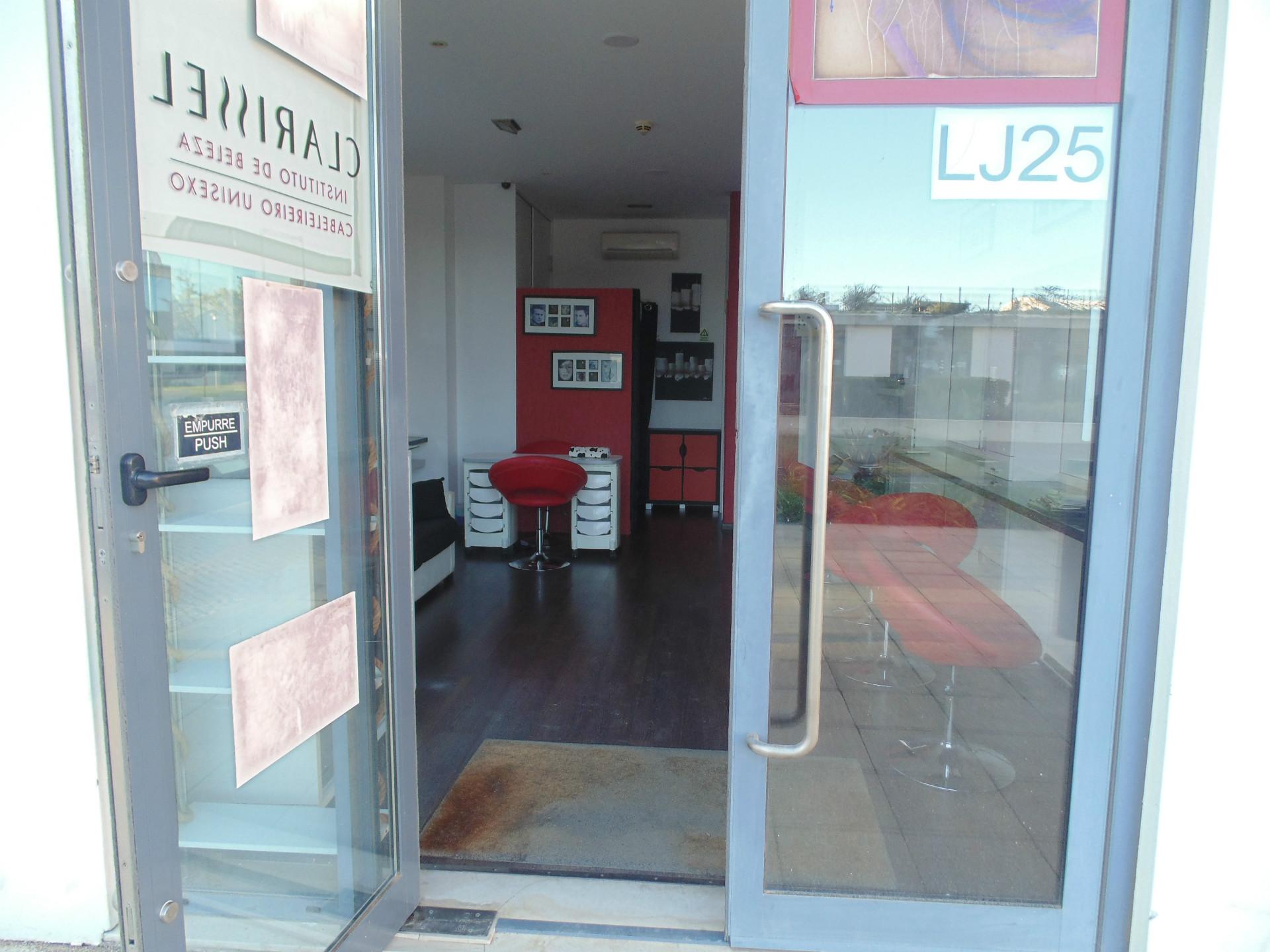 Loja em Localização Central - Junto à Câmara Municipal de Lagos