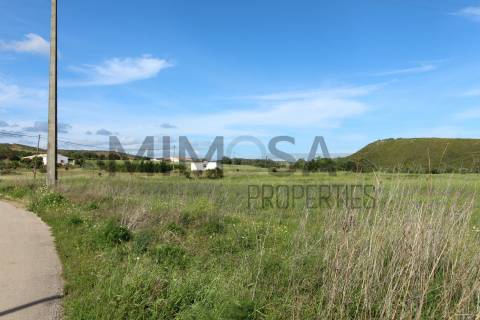 Terreno para construção e investimento em turismo em Bensafrim