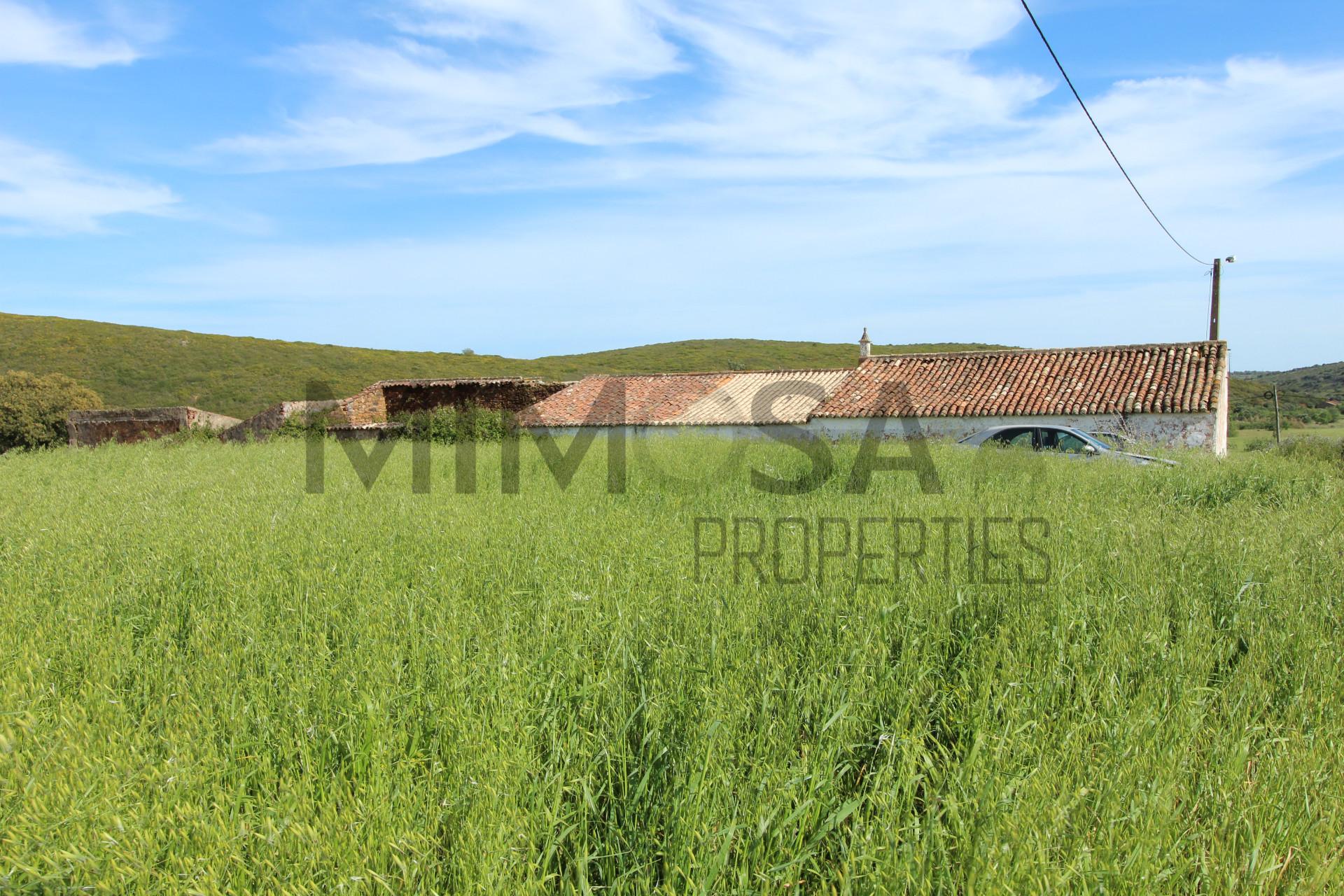 Terreno para construção e investimento em turismo em Bensafrim