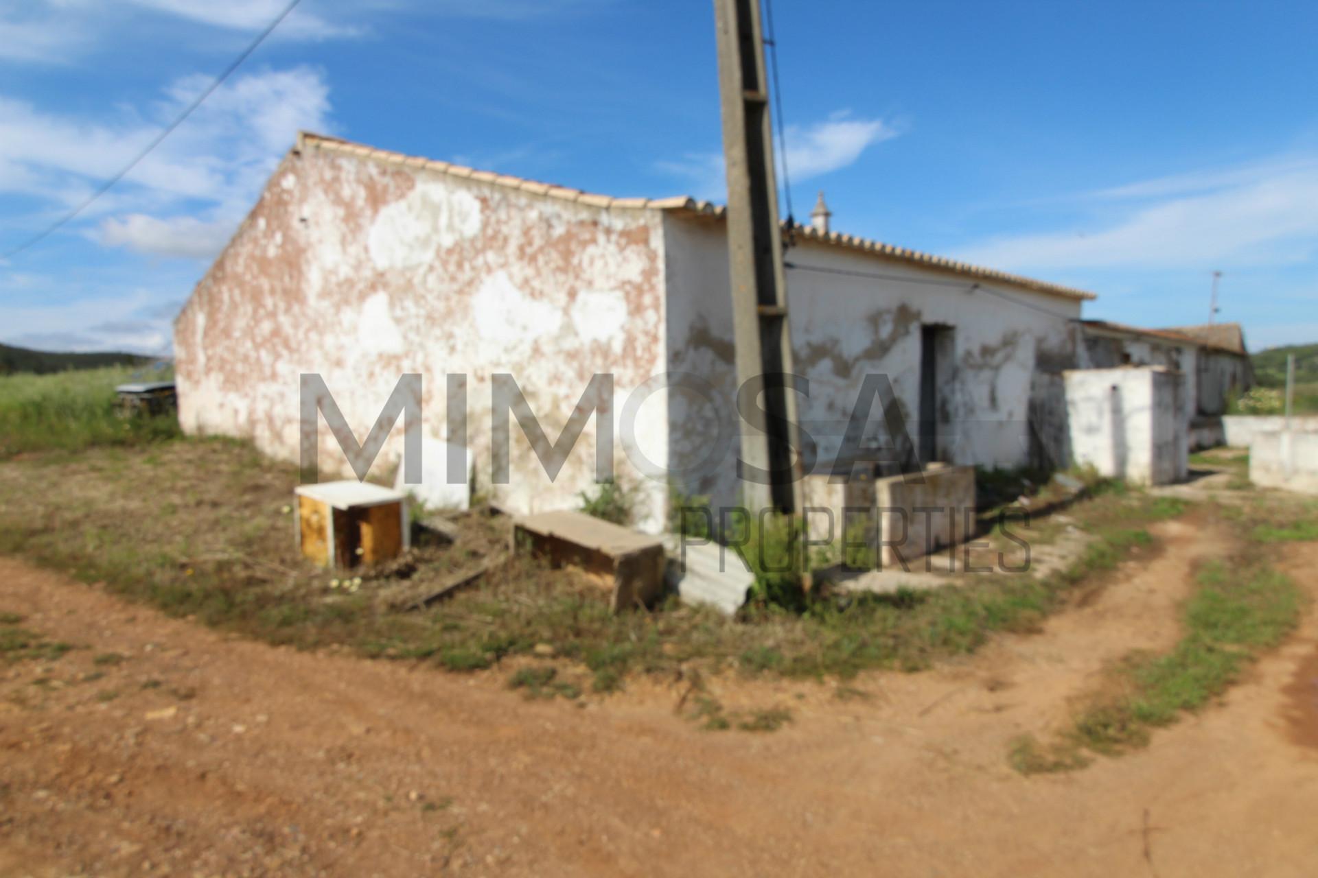 Terreno para construção e investimento em turismo em Bensafrim