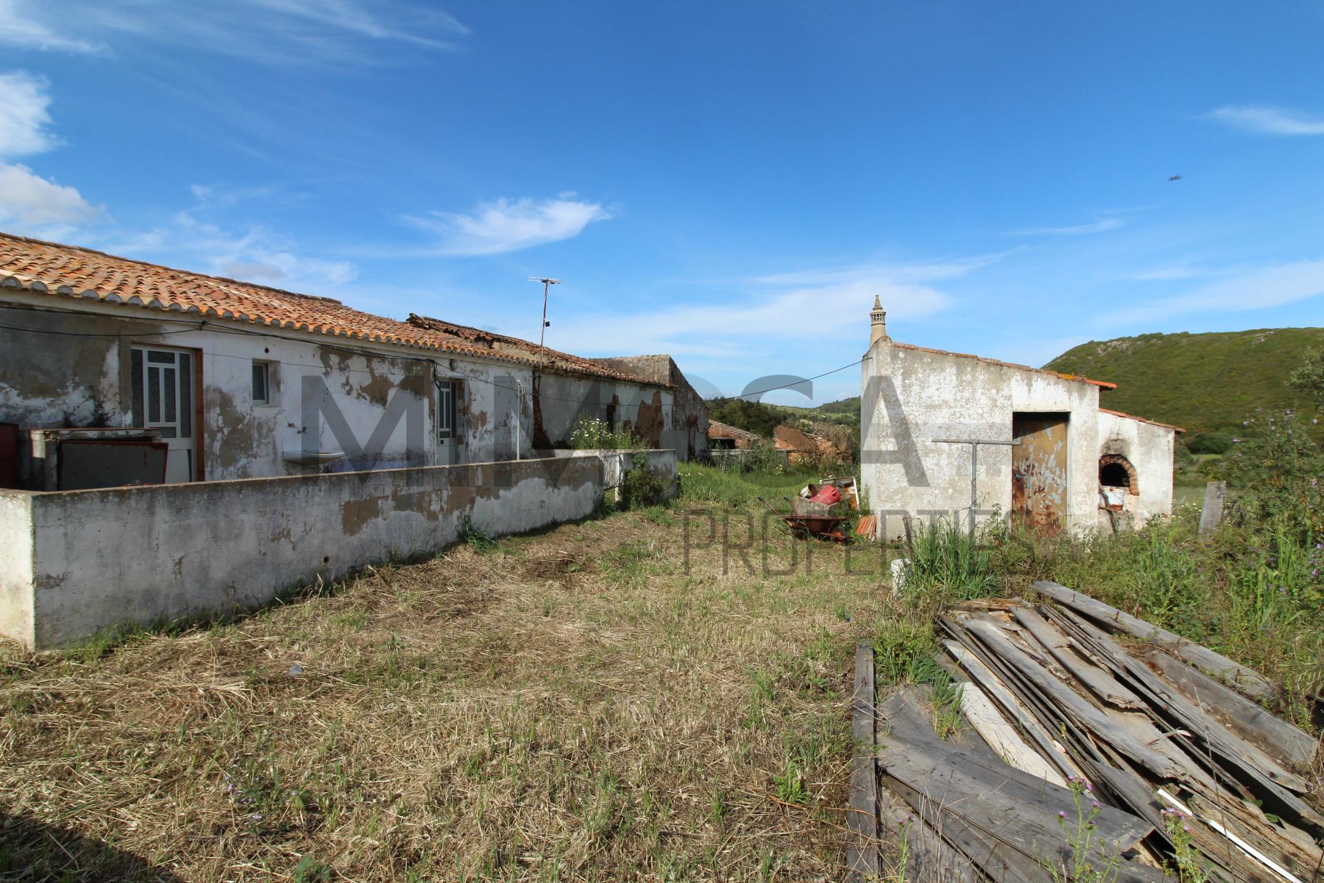 Terreno para construção e investimento em turismo em Bensafrim