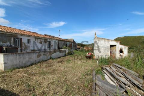 Terreno para construção e investimento em turismo em Bensafrim