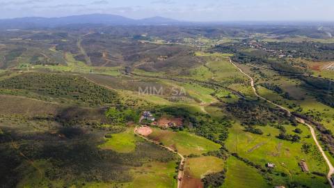 Terreno para construção e investimento em turismo em Bensafrim