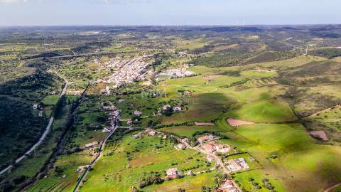 Terreno para construção e investimento em turismo em Bensafrim