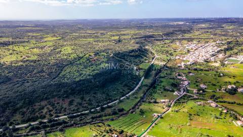 Terreno para construção e investimento em turismo em Bensafrim