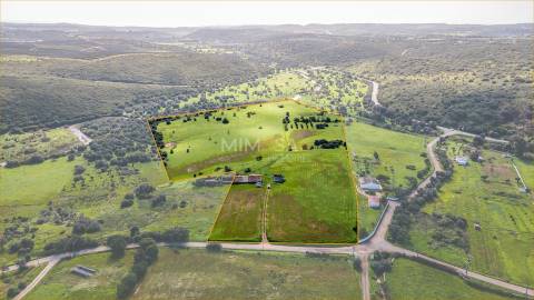 Terreno para construção e investimento em turismo em Bensafrim