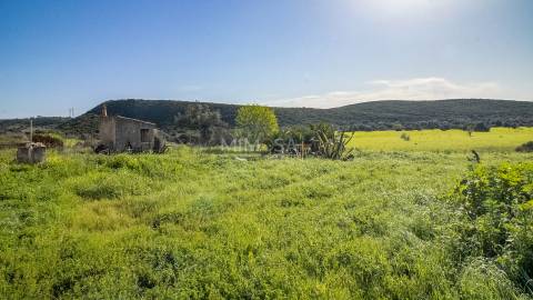 Terreno para construção e investimento em turismo em Bensafrim