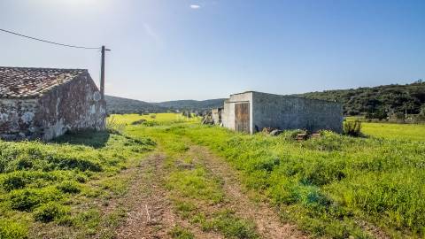 Terreno para construção e investimento em turismo em Bensafrim