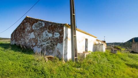 Terreno para construção e investimento em turismo em Bensafrim