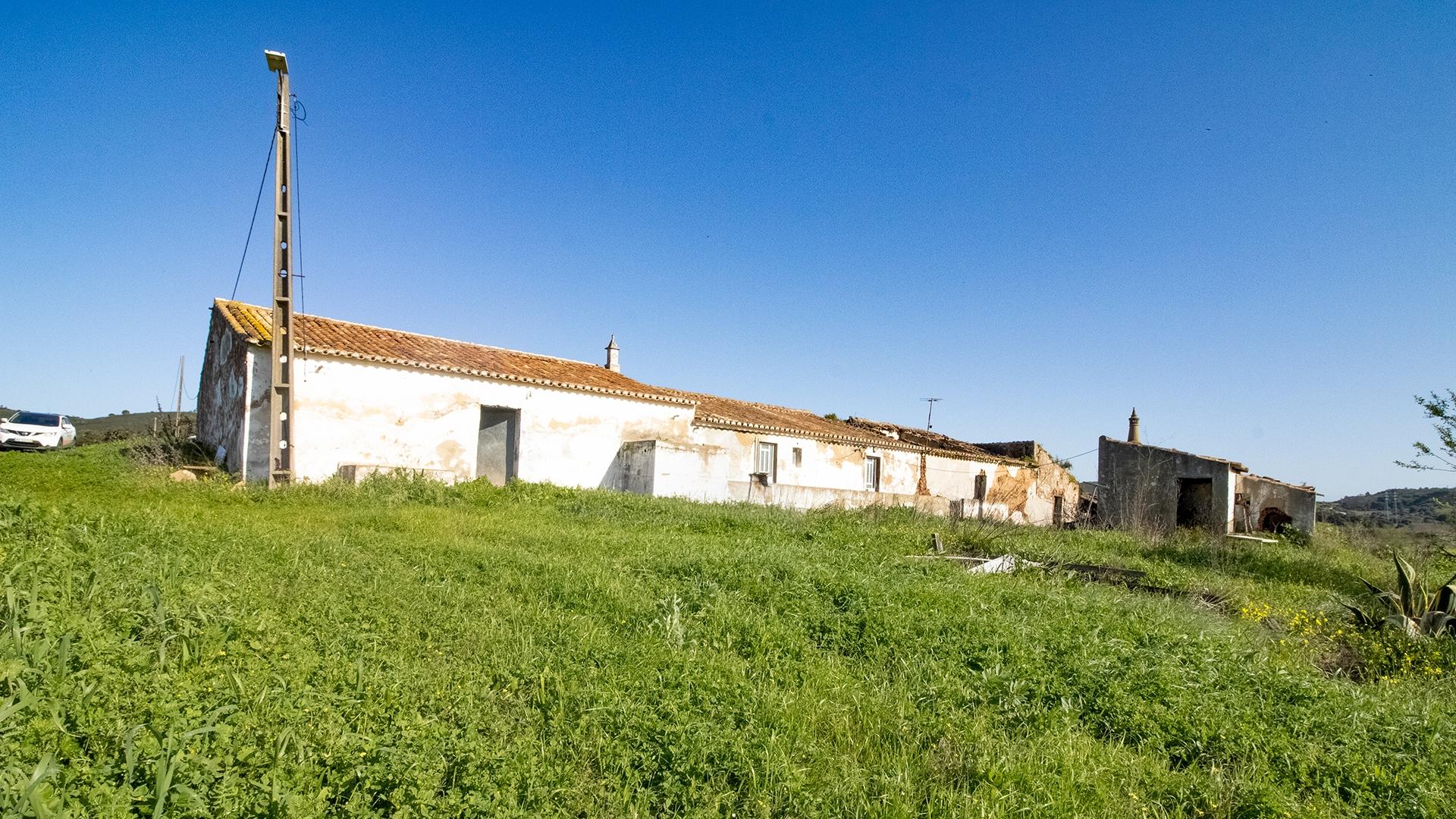 Terreno para construção e investimento em turismo em Bensafrim