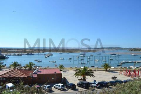 Fabulosa Residencial no centro de Alvor a dois passos da linha do mar.