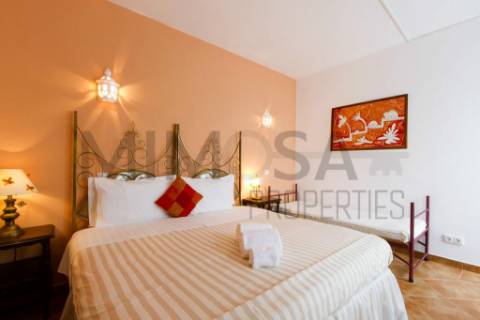 Fabulosa Residencial no centro de Alvor a dois passos da linha do mar.