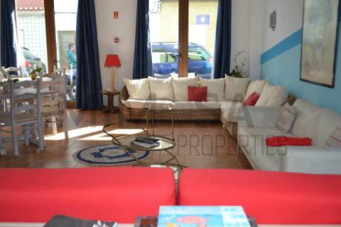 Fabulosa Residencial no centro de Alvor a dois passos da linha do mar.