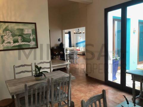 Fabulosa Residencial no centro de Alvor a dois passos da linha do mar.