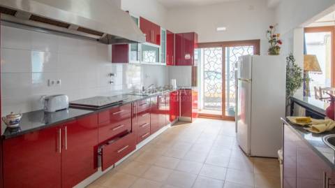 Fabulosa Guesthouse com vista mar no centro de Alvor, Portimão
