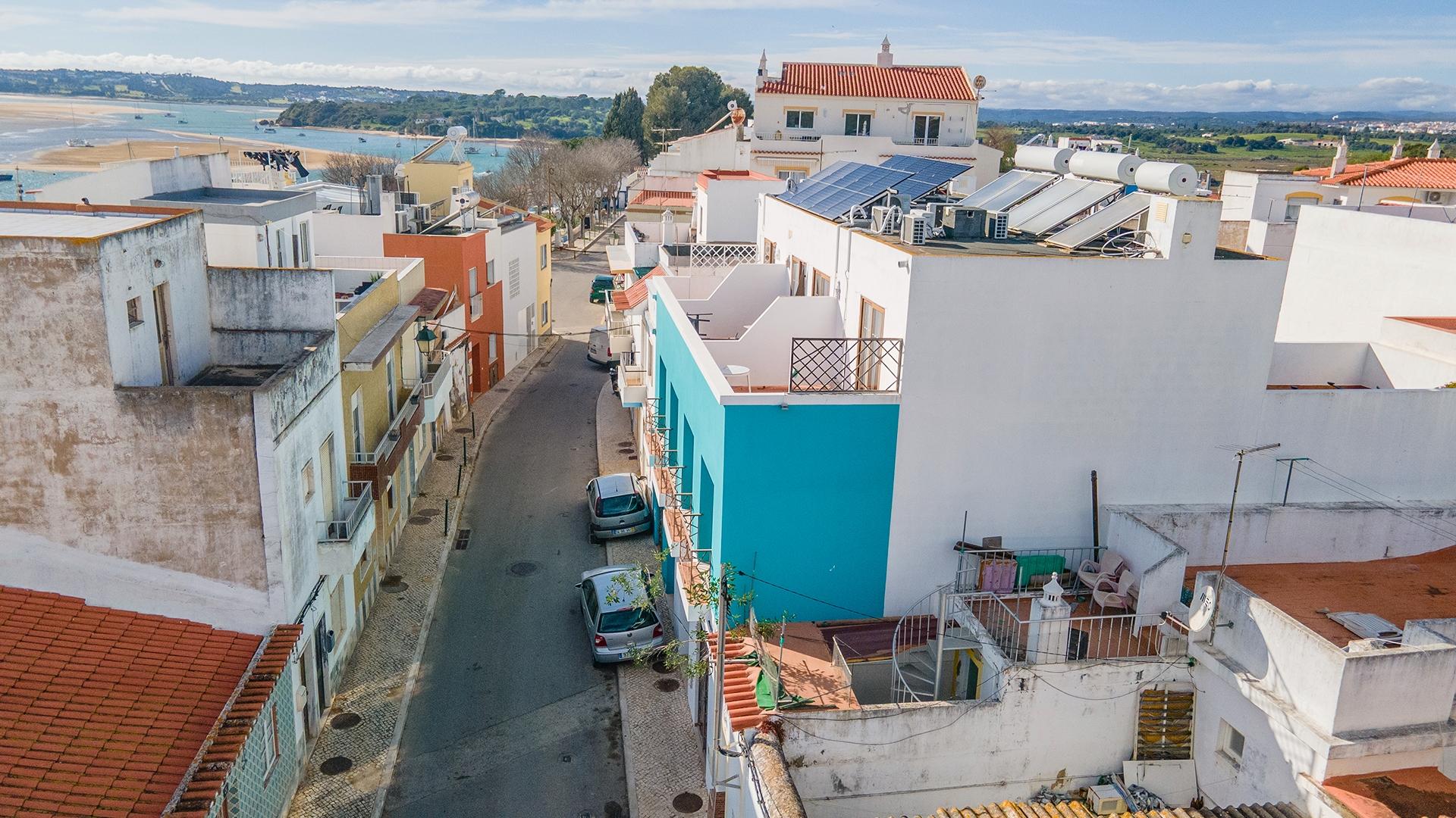 Fabulosa Guesthouse com vista mar no centro de Alvor, Portimão