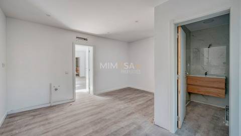 Novo Apartamento T2 com piscina a 500 metros da Praia, Praia da Luz