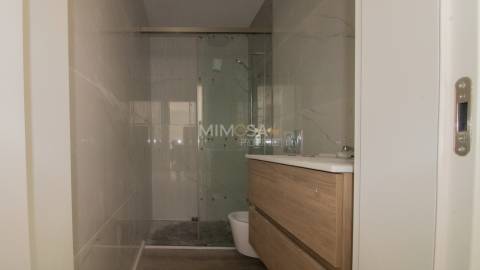 Novo Apartamento T2 com piscina a 500 metros da Praia, Praia da Luz