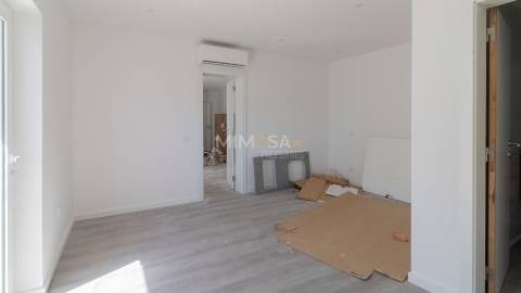 Novo Apartamento T2 com piscina a 500 metros da Praia, Praia da Luz