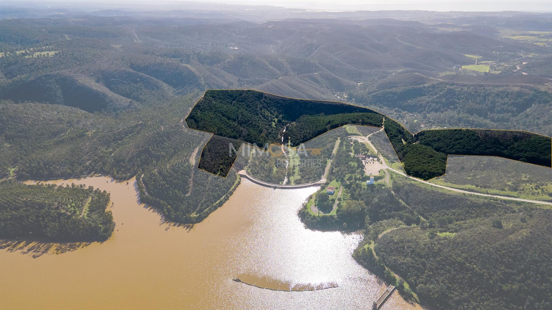 Terreno com Potencial para Turismo Rural e Agro Turismo, Odiáxere