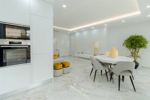 Apartamento T2 com piscina em fase de construção, em Lagos