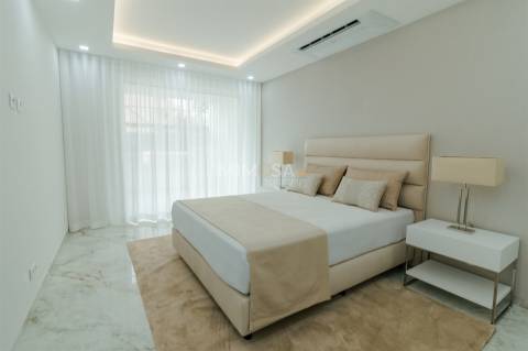 Apartamento T3 com piscina em fase de construção, em Lagos