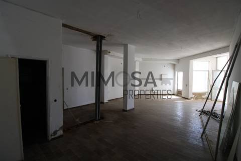 Magnífica loja na Praia da Luz, Lagos