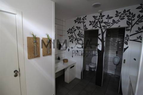 Loja com 2 licenças e grande potencial em zona movimentada