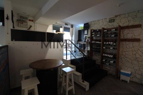 Loja com 2 licenças e grande potencial em zona movimentada