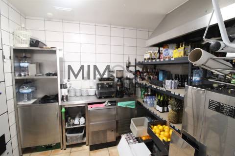 Loja com 2 licenças e grande potencial em zona movimentada