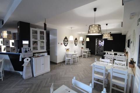 Loja com 2 licenças e grande potencial em zona movimentada