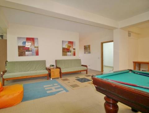 Moradia contemporânea T5 com piscina em lote de 0.5 ha - Lagos