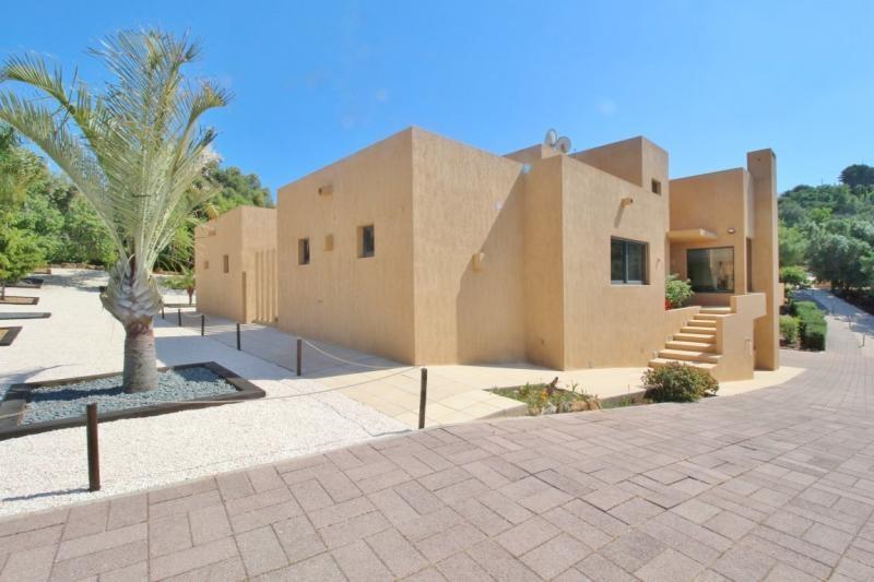 Moradia contemporânea T5 com piscina em lote de 0.5 ha - Lagos