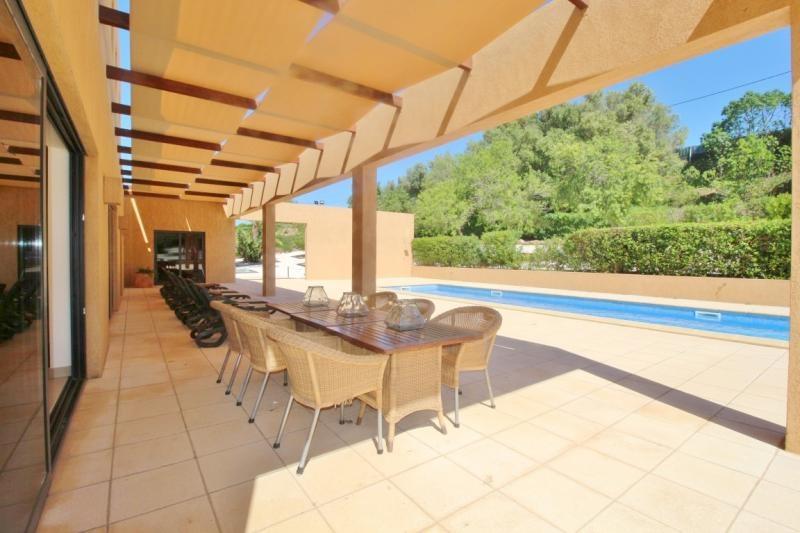 Moradia contemporânea T5 com piscina em lote de 0.5 ha - Lagos