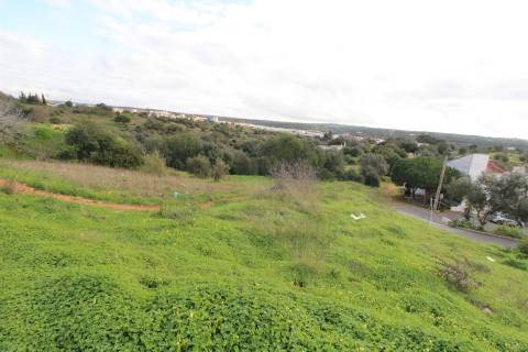 Lotes para construção de 3 moradias geminadas em Ferragudo