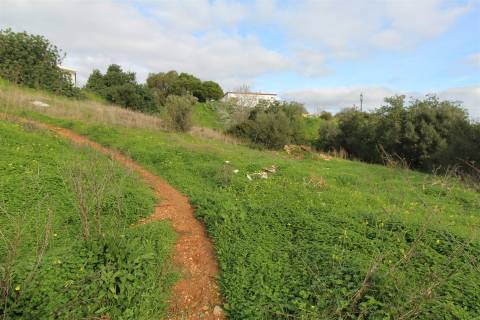 Lotes para construção de 3 moradias geminadas em Ferragudo