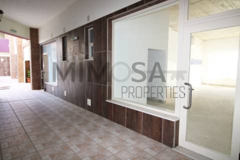 Loja em excelente localização turística de Ferragudo