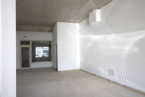 Loja em excelente localização turística de Ferragudo