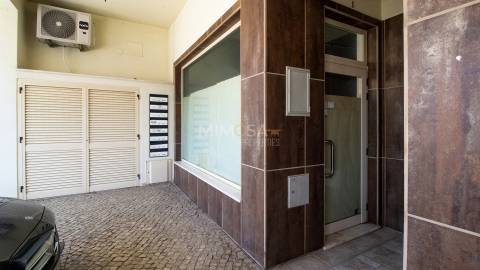 Loja em excelente localização no centro de Ferragudo, Algarve