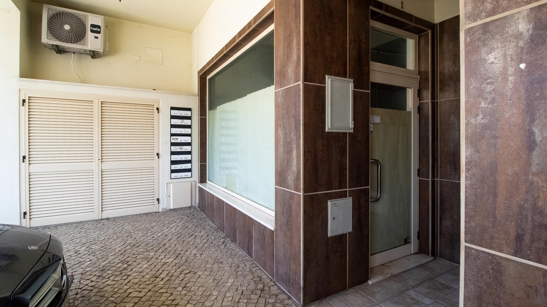 Loja em excelente localização no centro de Ferragudo, Algarve