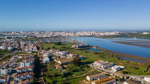 Lote para construção de moradia em Mexilhoeira da Carregação.