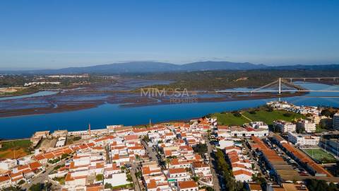 Lote para construção de moradia em Mexilhoeira da Carregação.