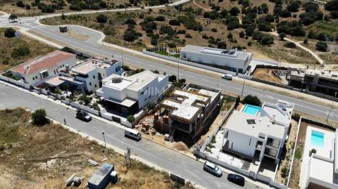Moradia T4 em construção perto da Praia de Porto de Mós - personalize a sua casa de sonho!